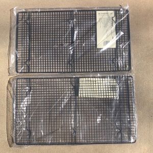 2 Pampered Chef Non-Stick Cooling Racks